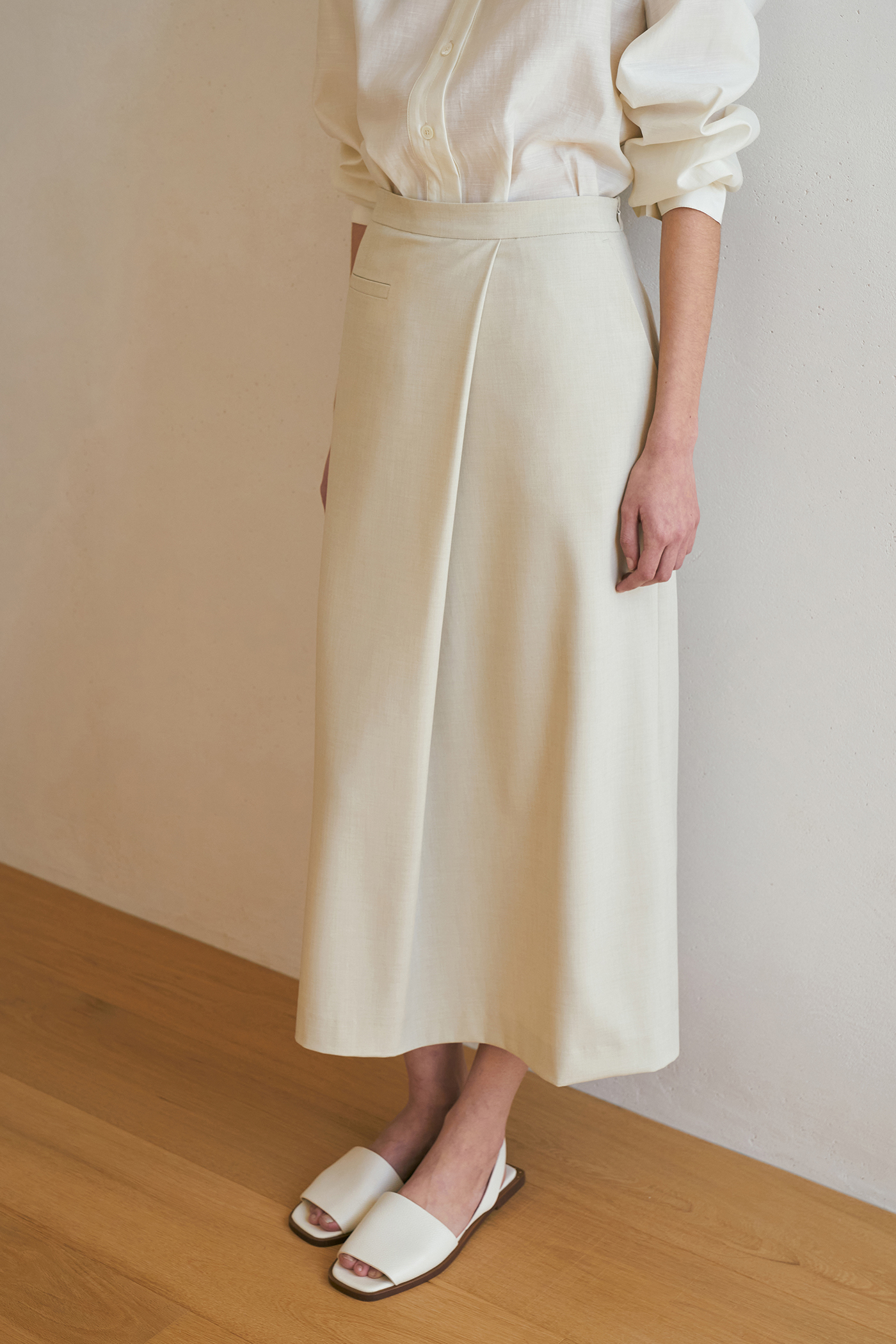 Diagonal Line Tuck Skirt[LMBDSPSK404]-Oatmeal
